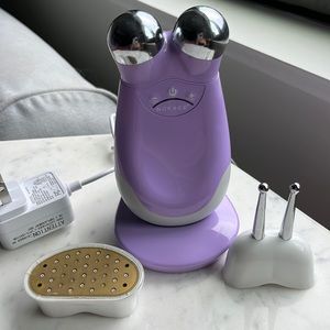 Nuface Trinity with lope & eye attachment + red light wrinkle reducer attachment